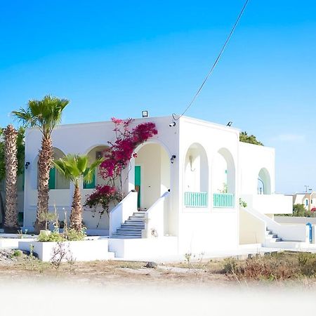 Kamari Beach Houses With Balcony And Garden Екстер'єр фото