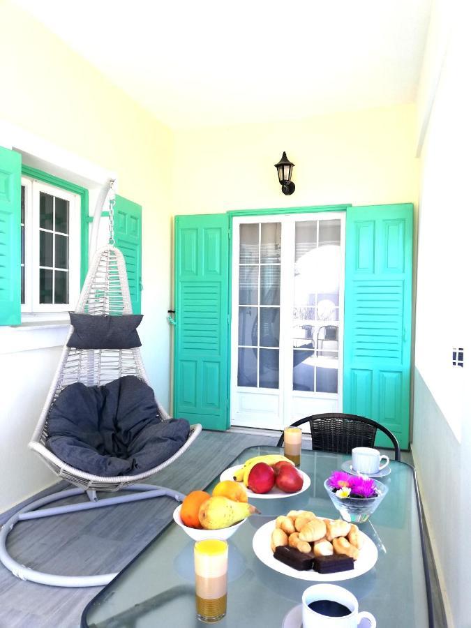 Kamari Beach Houses With Balcony And Garden Екстер'єр фото
