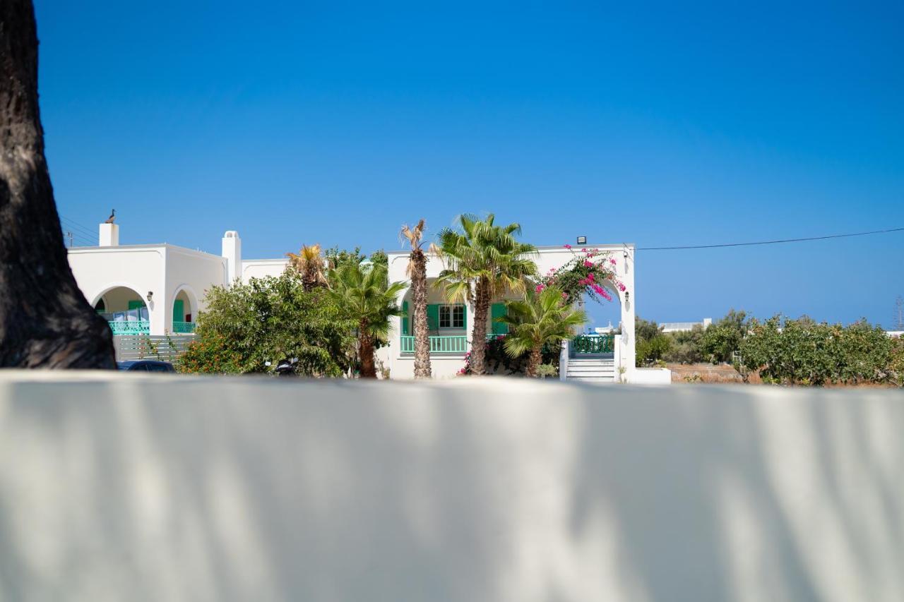 Kamari Beach Houses With Balcony And Garden Екстер'єр фото