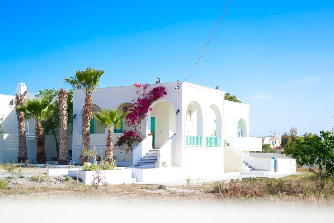Kamari Beach Houses With Balcony And Garden Екстер'єр фото