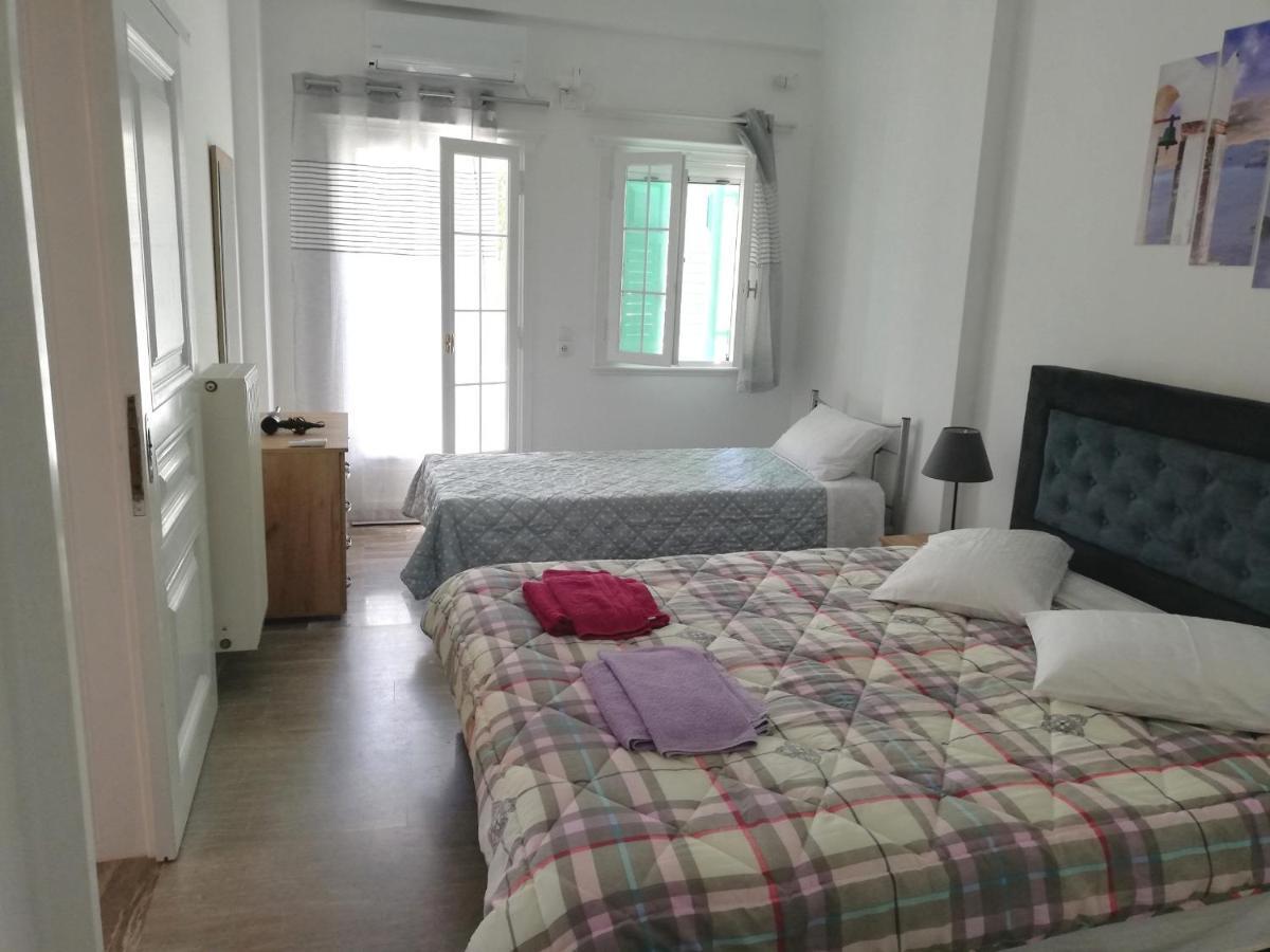 Kamari Beach Houses With Balcony And Garden Екстер'єр фото